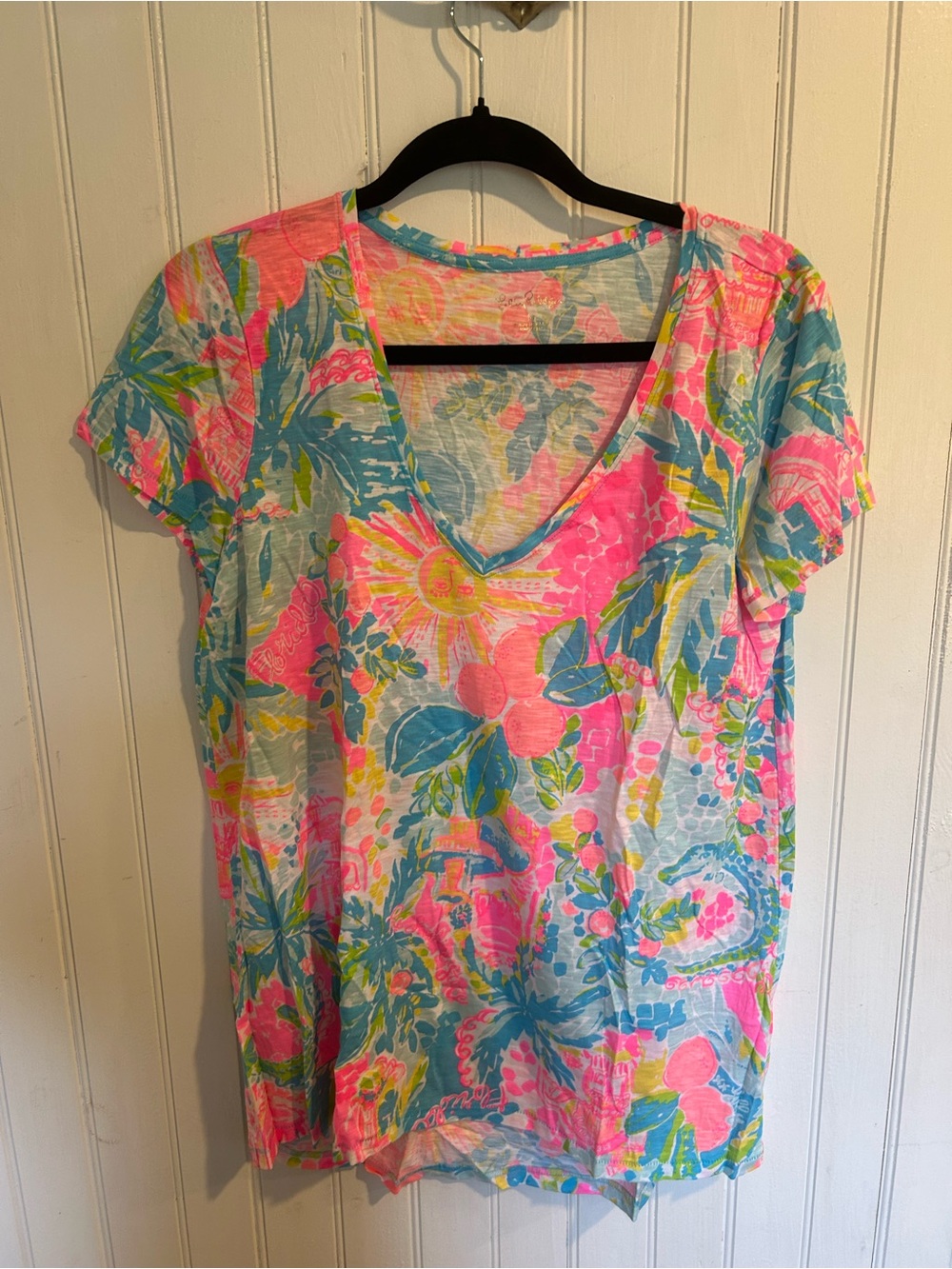 Lilly Pulitzer V-Neck Tropical Floral Tee - Pink & Blue